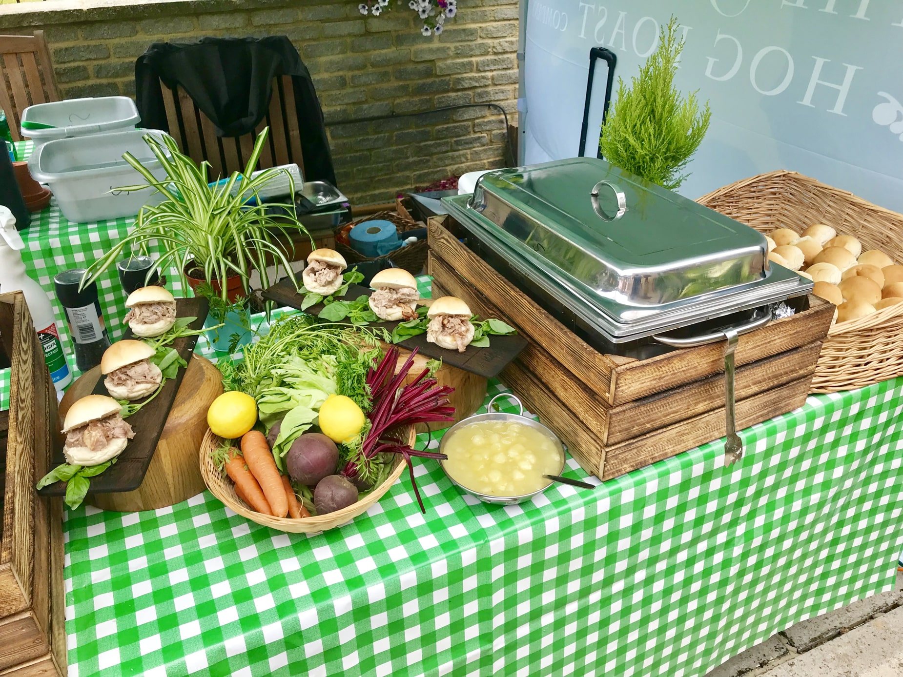 Hog roast hire in Warwickshire experienced hog roast chefs